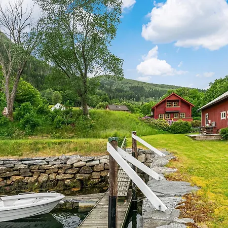 Tatil Evi Fjord Direkt Am Ufer Des Dalsfjord